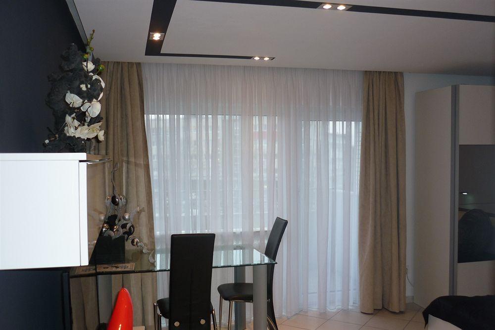 City Hotel *