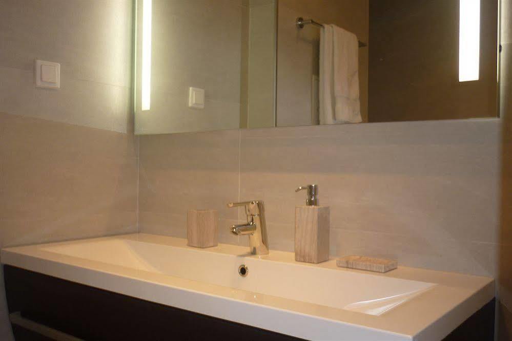 Hotel City *